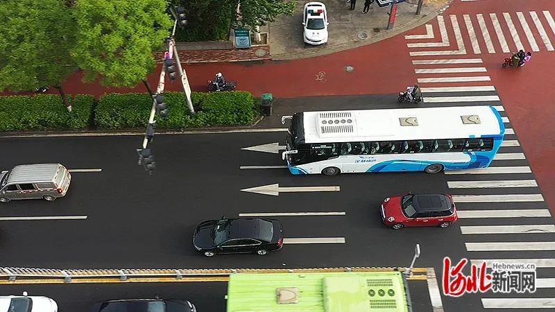 京津冀定制快巴开通首条贯穿102国道燕郊段线路