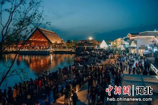  秦皇岛：沉浸式文旅项目点亮“夜经济”