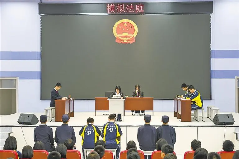 大城法院：模拟法庭进校园 普法护航助成长