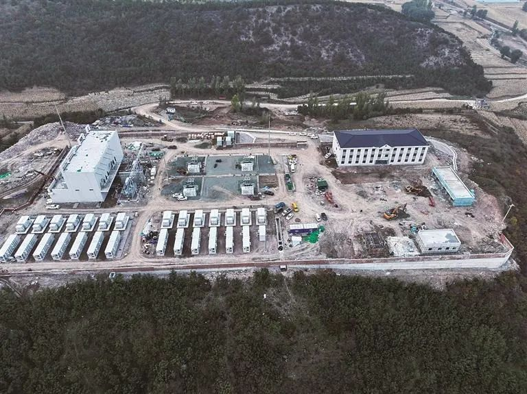 河北交投首个集中式风力发电项目在平泉并网发电