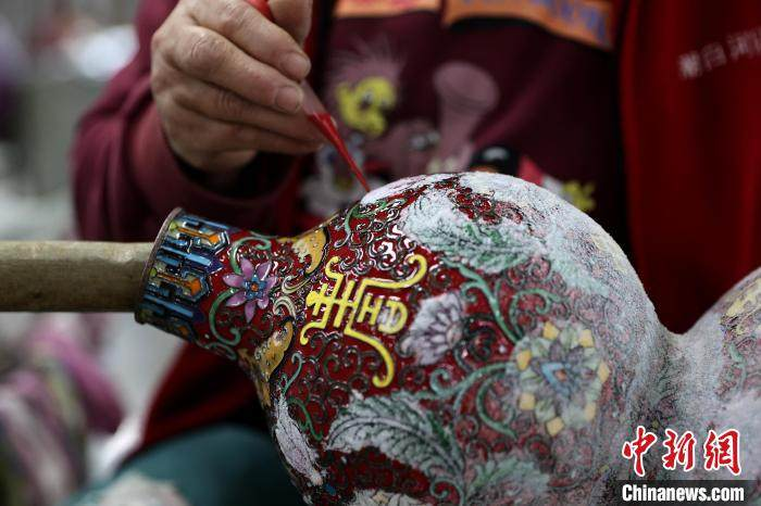 “中国景泰蓝之乡”廊坊大厂：赶制订单生产忙