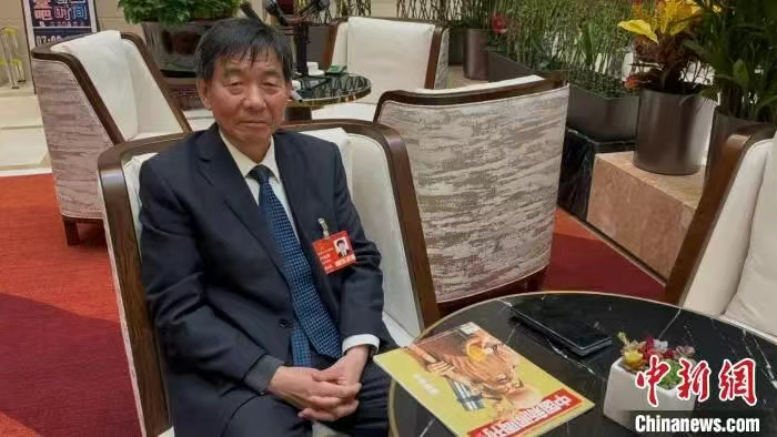 代表热议引才入县：特色产业与教育资源双轮驱动