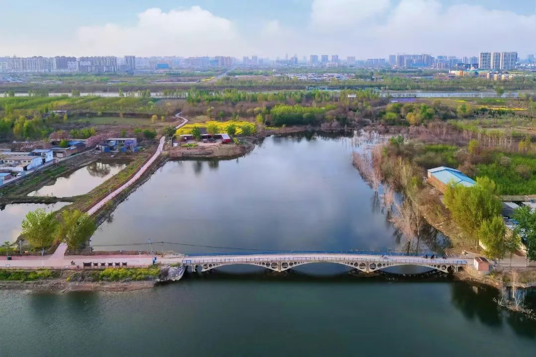 百泉湖畔生态美，“五一”再添新景观！