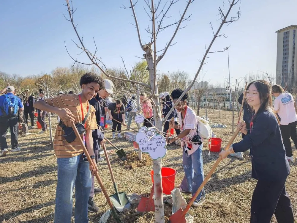 传承传统友谊 推动民间外交——一所外语学校架起中美交流之桥
