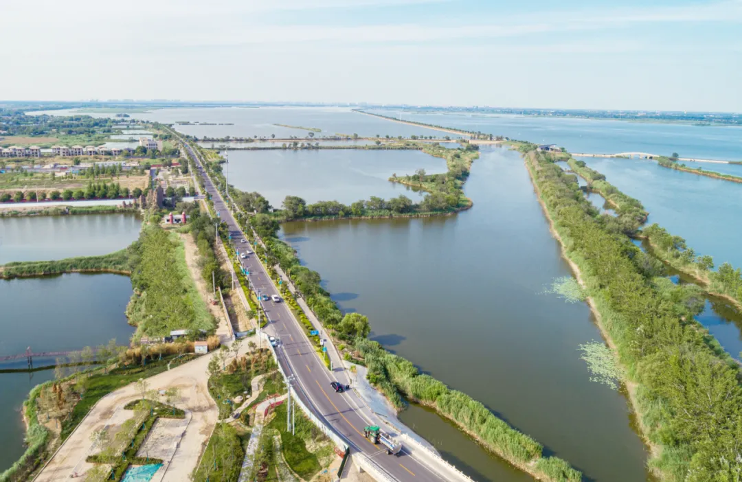 早上摘瓜果，中午发全国，这里的“四好农村路”连接百姓幸福生活~