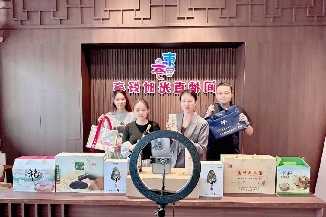 定州电商直播：以“小屏幕”打开“大市场”