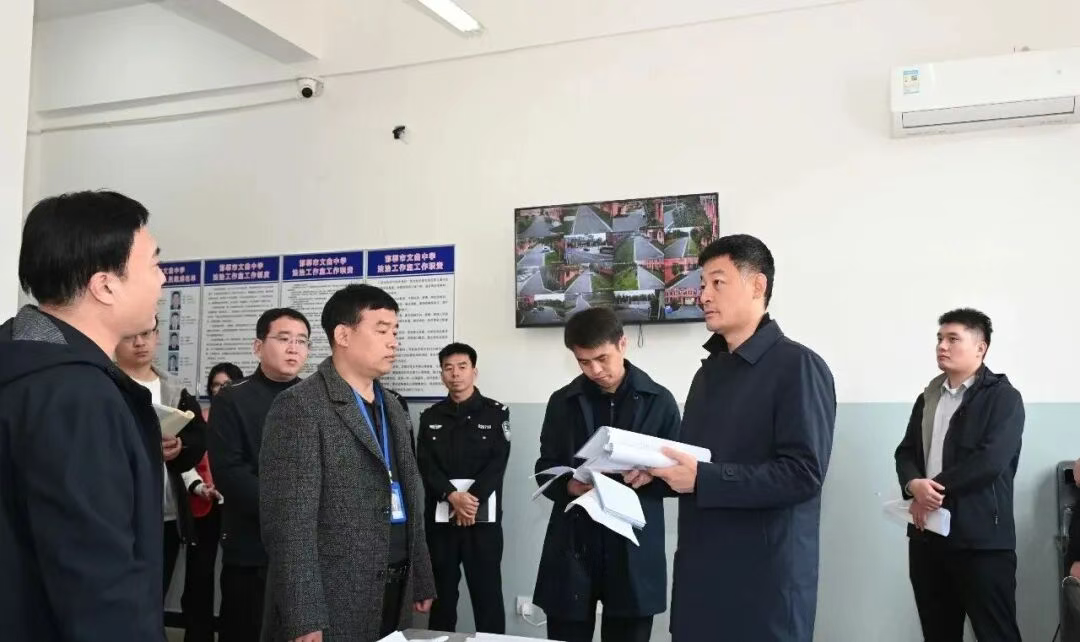 李冬晨调研教学管理、校园餐安全管理等工作