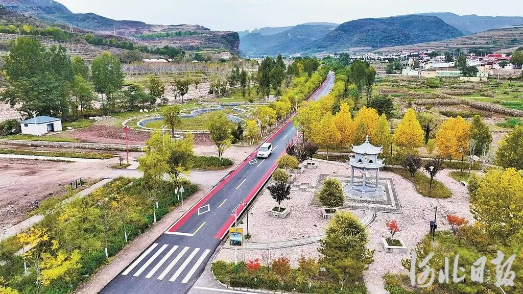 截至10月底，河北今年建设改造农村公路4870.4公里